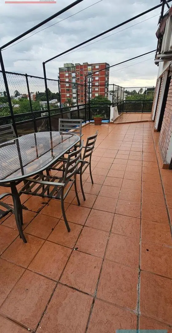 Semipiso excelente unico con super balcones aterrazados, 3 cocheras y baulera en DEVOTO R 4