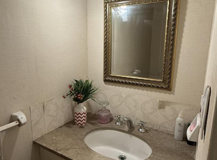Exclusivo departamento 4 dormitorios en venta en B° Norte 5