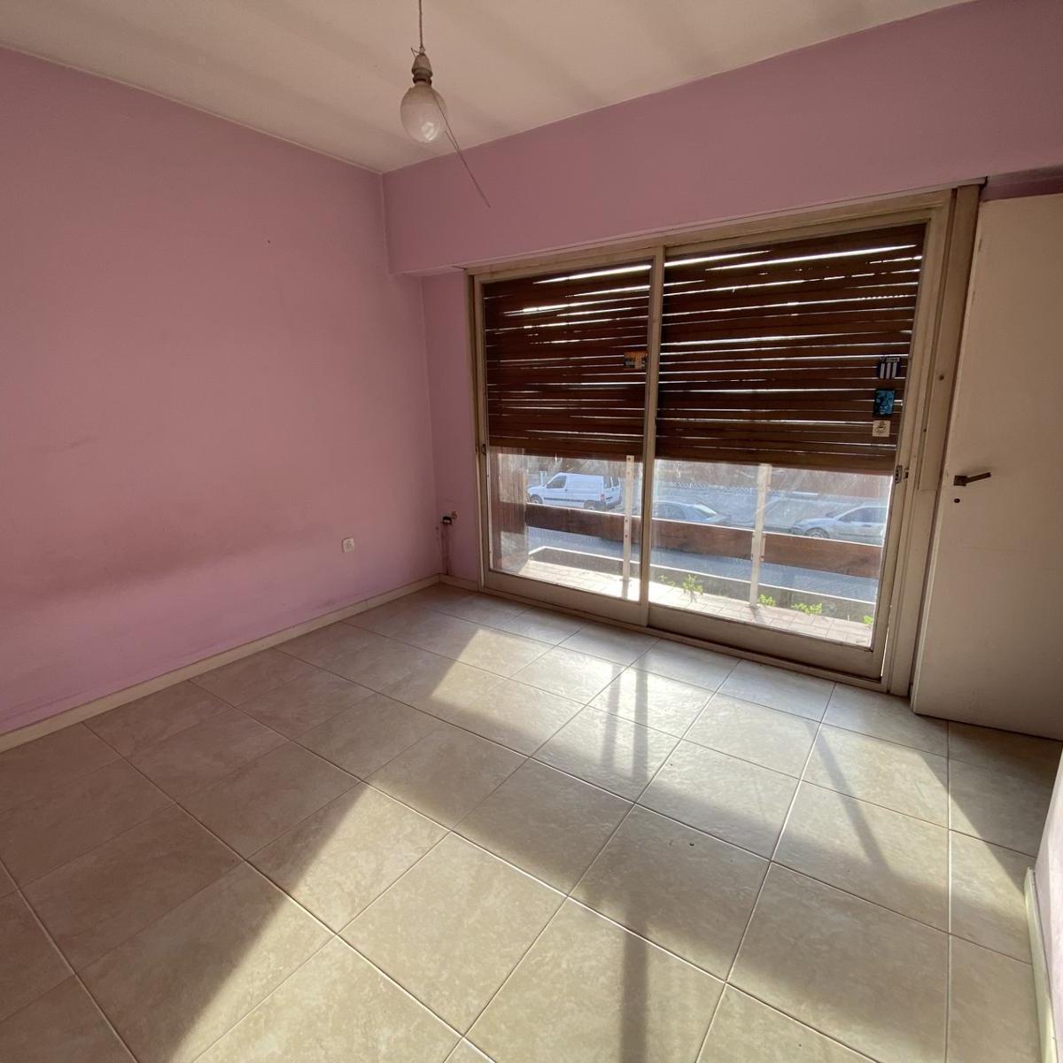 Venta - Casa - Monte Castro - Apto Credito - Lote Propio - 6 Ambientes - Cochera - Permuta 2