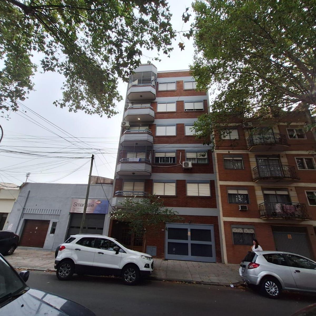 Venta Departamento 2 Ambientes en Monte Castro 4