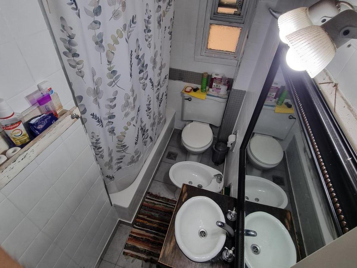 Venta Departamento 5 Ambientes con Balcon y Cochera Ubicado en Belgrano Permuta 2