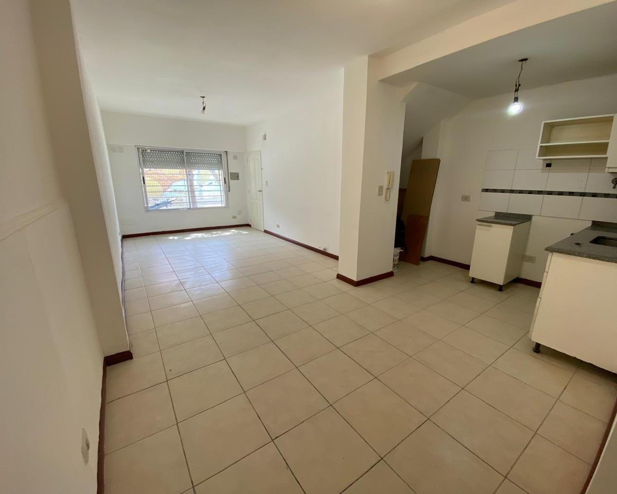 Venta Permuta PH en Barracas Apto Credito Dos Ambientes Sin Expensas con Patio 1