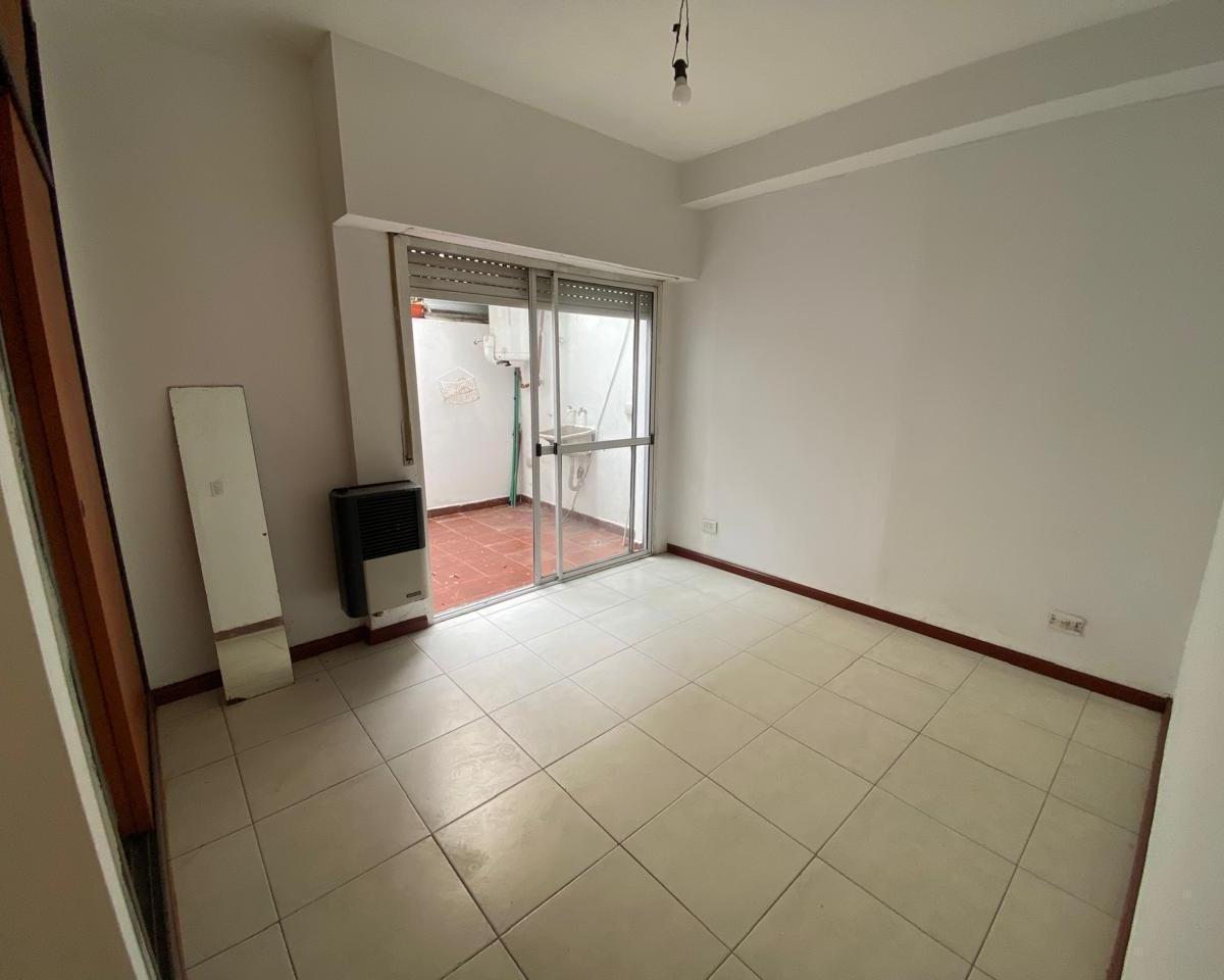 Venta Permuta PH en Barracas Apto Credito Dos Ambientes Sin Expensas con Patio 4