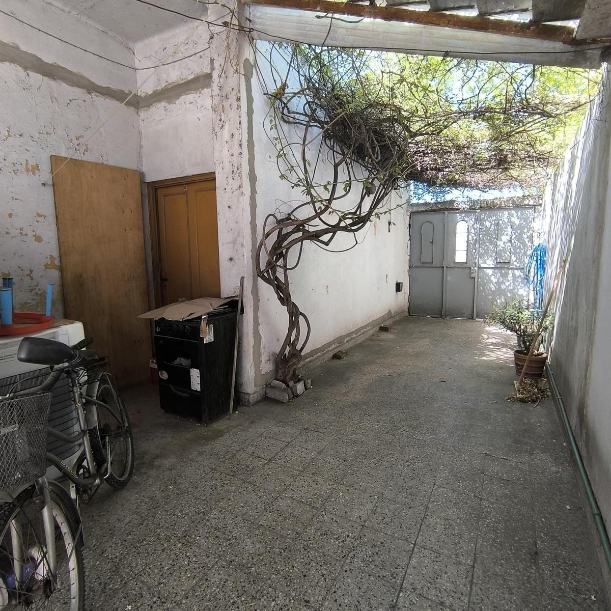 Venta - Casa - a Refaccionar - Lote Propio - 6 Ambientes - Pompeya - Soldati - Permuta 3
