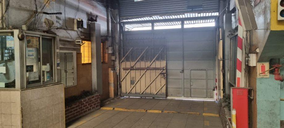 Galpón con Vivienda en Venta 1
