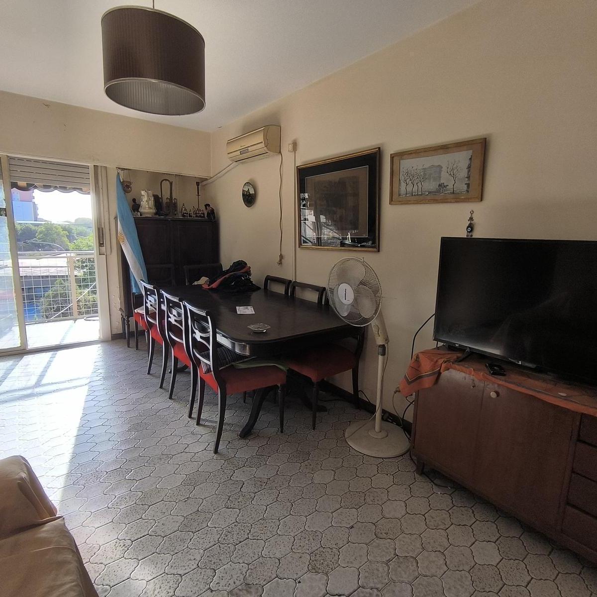 Venta Departamento 4 Ambientes Doble Balcón y Cochera en Parque Chacabuco - Permuta 5
