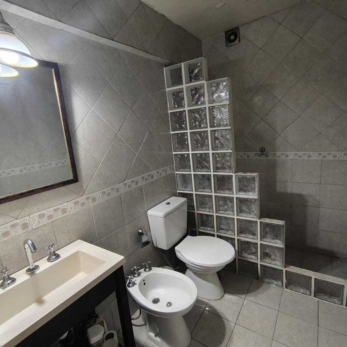 Venta Departamento 4 Ambientes Doble Balcón y Cochera en Parque Chacabuco - Permuta 3