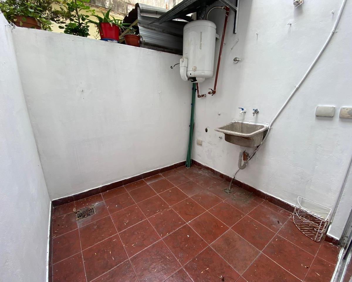 Venta Permuta PH en Barracas Apto Credito Dos Ambientes Sin Expensas con Patio 3