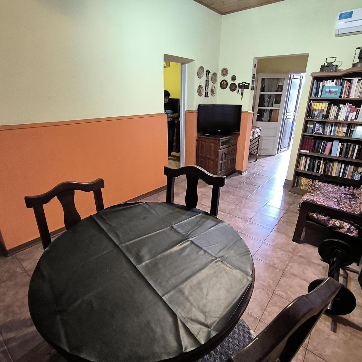 Venta/casa/5 - Amb/soldati/terraza/patio/cochera/permuta 4