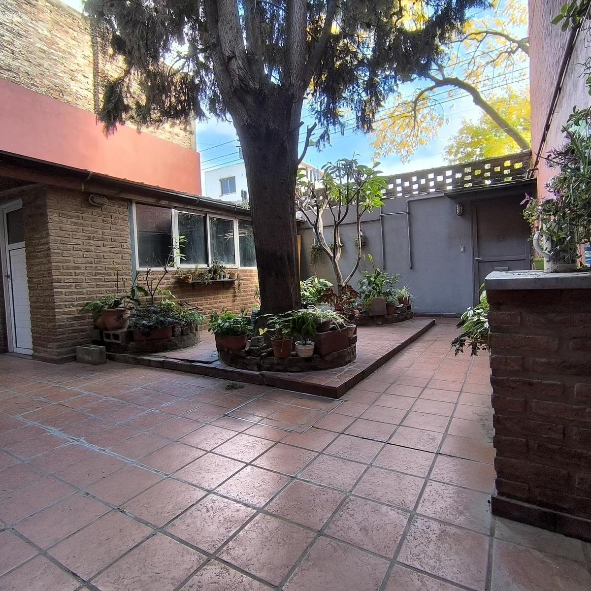 Venta/casa/5 - Amb/soldati/terraza/patio/cochera/permuta 1