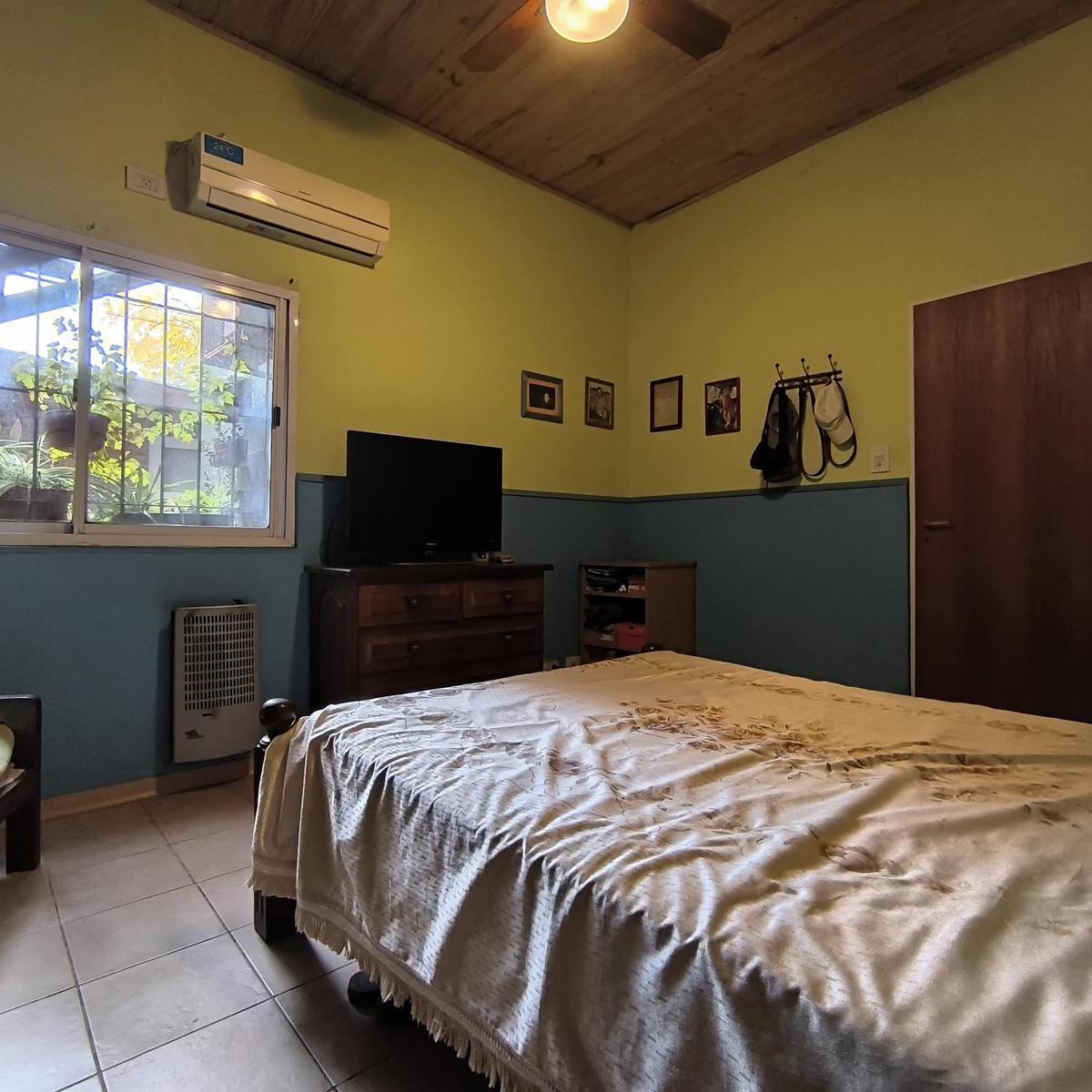 Venta/casa/5 - Amb/soldati/terraza/patio/cochera/permuta 5