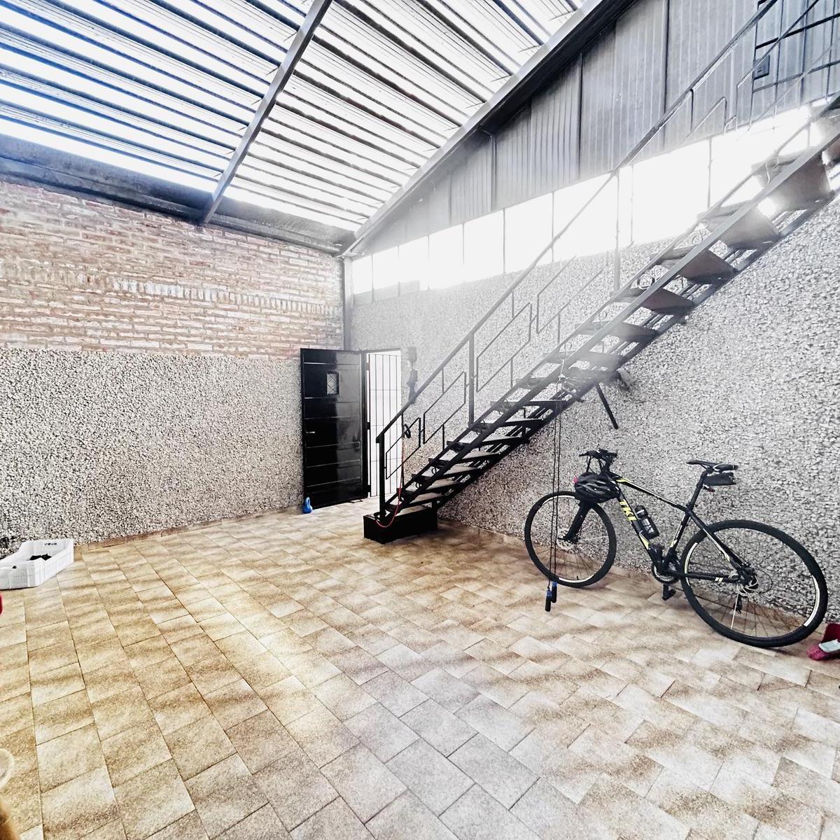 Venta PH 3 Ambientes - Sin Expensas! Gran Patio y Terraza Propia! 3