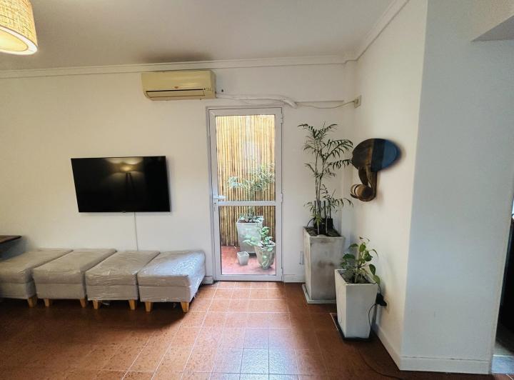 Departamento Villa Urquiza- 2 Amb. con Patio y Balcón Interno-Excelente estado y ubicación !! 4