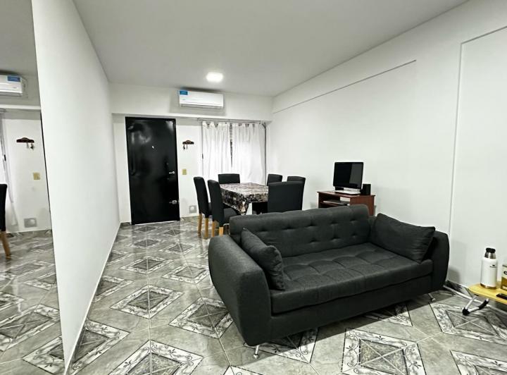 Foto de VENTA DUPLEX 2, 1/2 AMB CON COCHERA EN VILLA LUZURIAGA, imagen 1