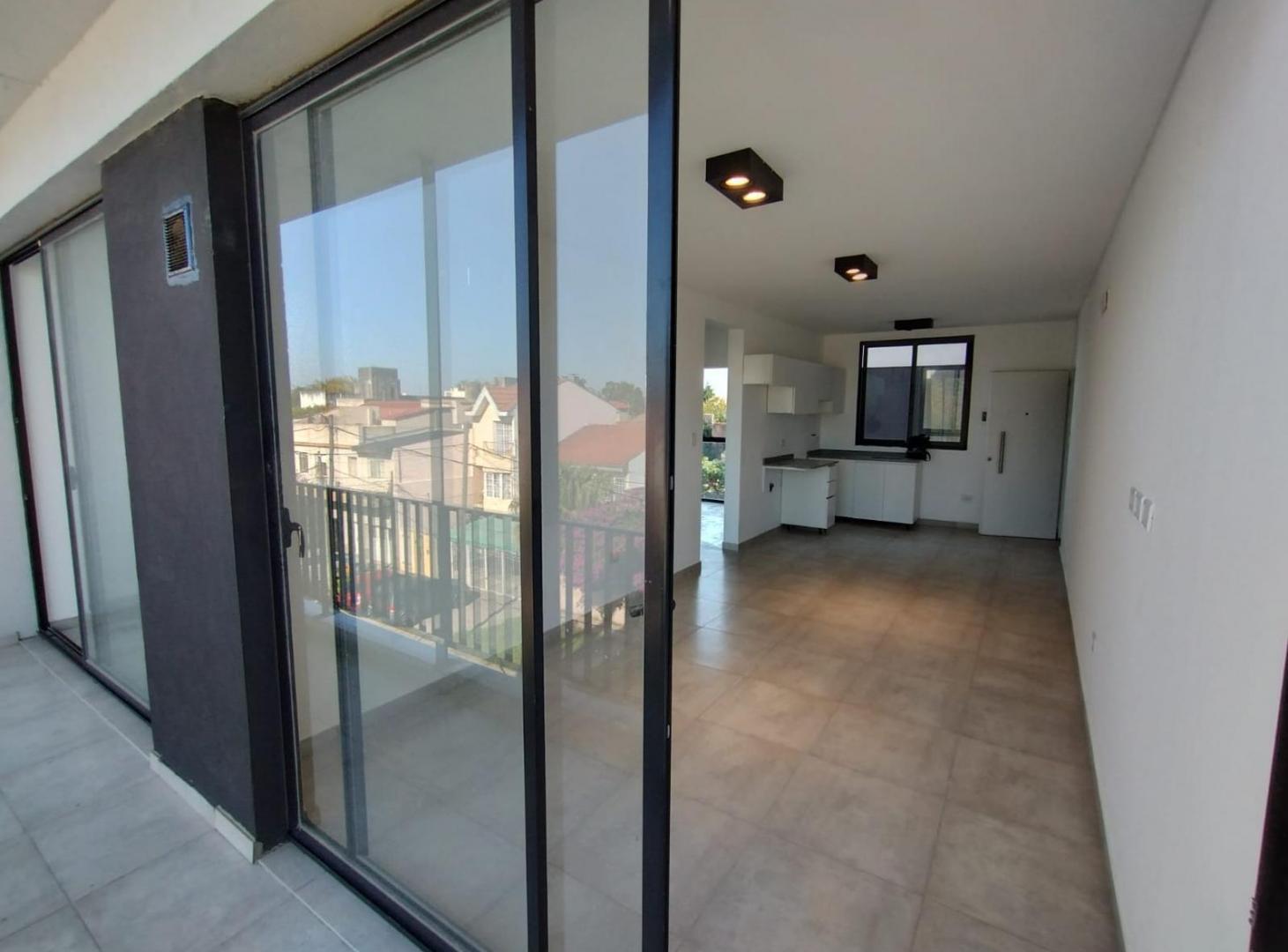 Foto de VENTA Departamento 3 ambientes a ESTRENAR - Balcon corrido - Avellaneda, imagen 2