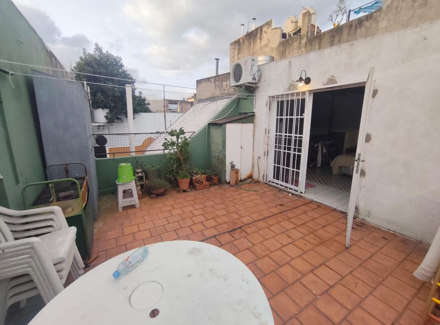 Foto de Venta - PH - 3 Amb - Terraza - Sin Expensas - Parque Avellaneda, imagen 2