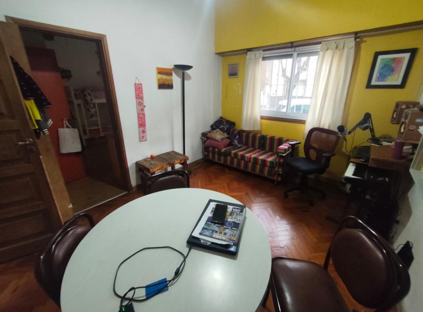 Foto de Venta - PH - 3 Amb - Terraza - Sin Expensas - Parque Avellaneda, imagen 3