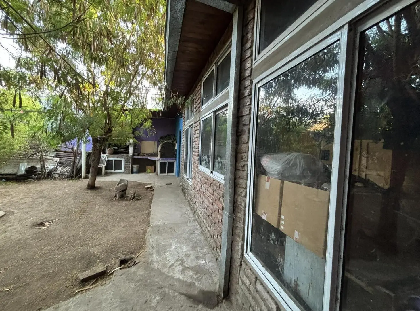 Casa en venta 5 ambientes en Castelar cochera y jardín 2