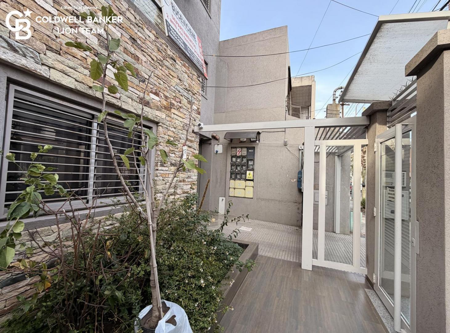 VENTA DEPARTAMENTO 2 AMBIENTES CON TERRAZA Y COCHERA EN RAMOS MEJÍA SUR