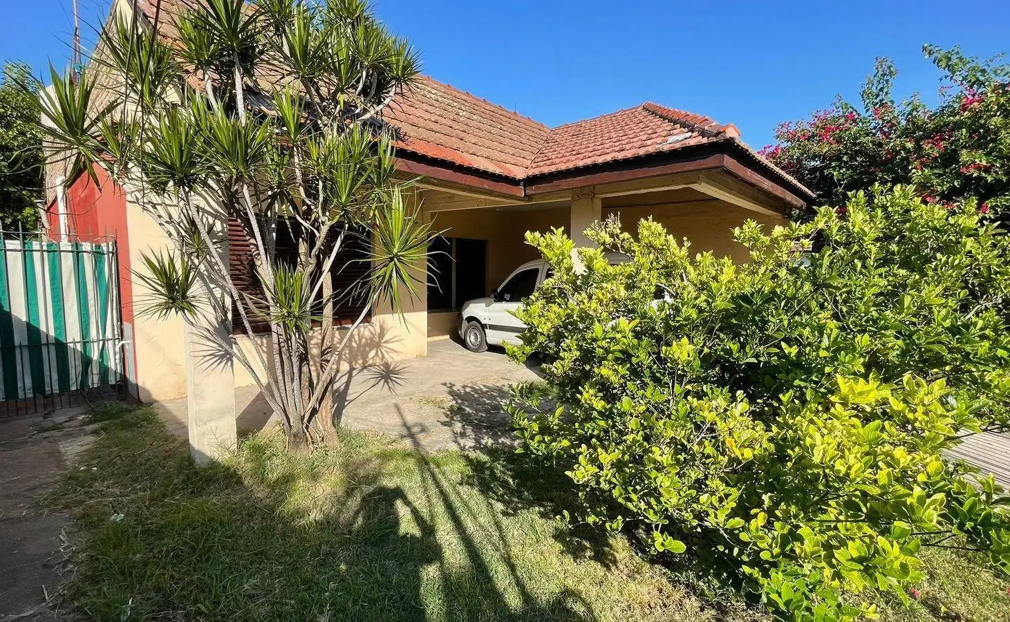 VENTA Casa 3 ambientes con Gran terraza y Jardin 4