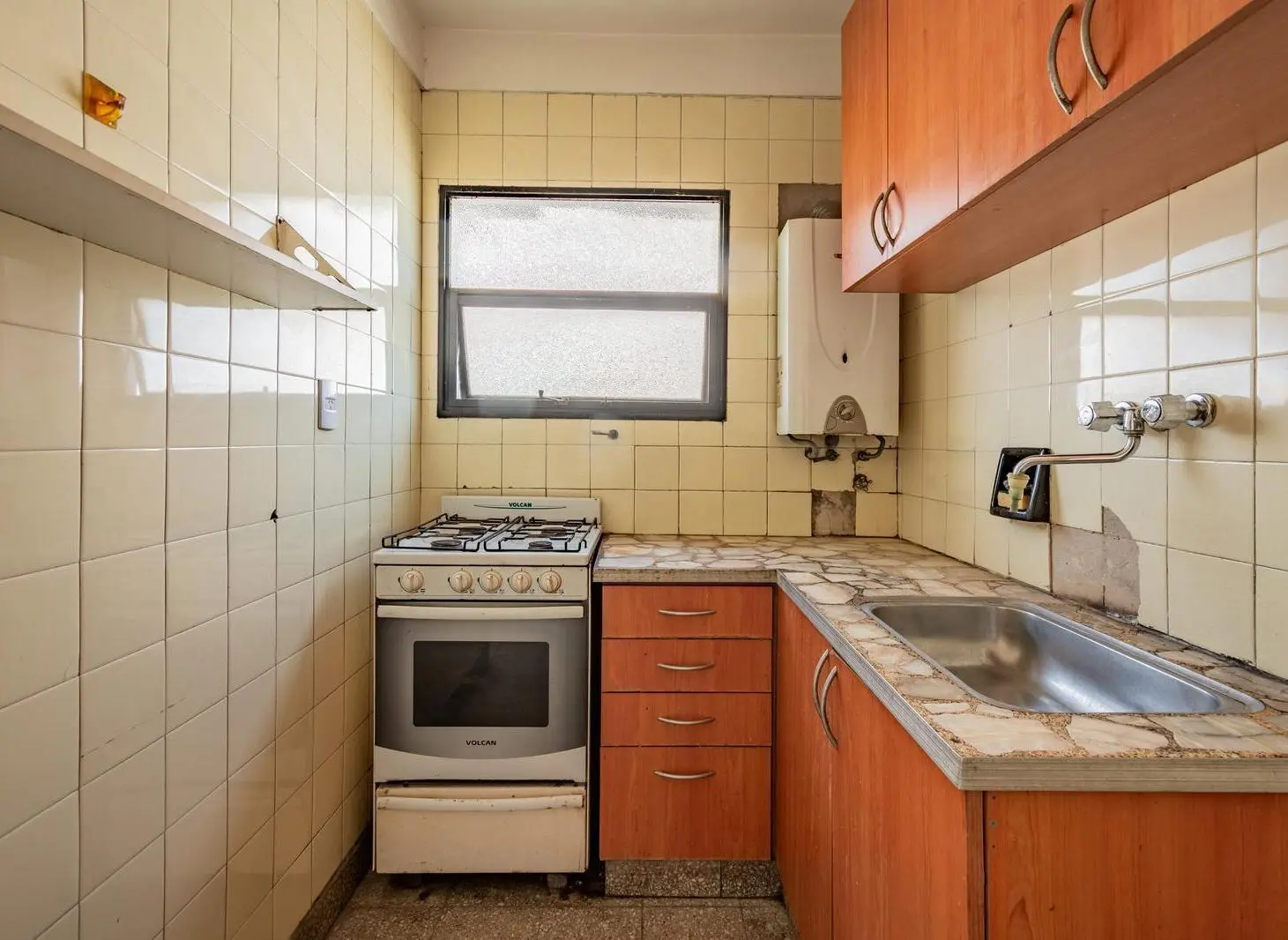 VENTA DPTO. 2 AMBIENTES EN FLORESTA - APTO PERMUTA 5