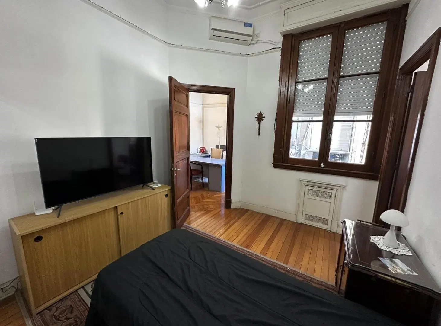 Venta - Departamento 7 amb al frente en Balvanera - Permuta 3