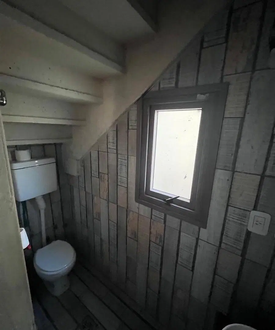 VENTA CASA 3 AMBIENTES ,  QUINCHO ,COCHERA Y PILETA  EN  DOMSELAAR CHICO FINANCIACION ! CONSULTAR 5