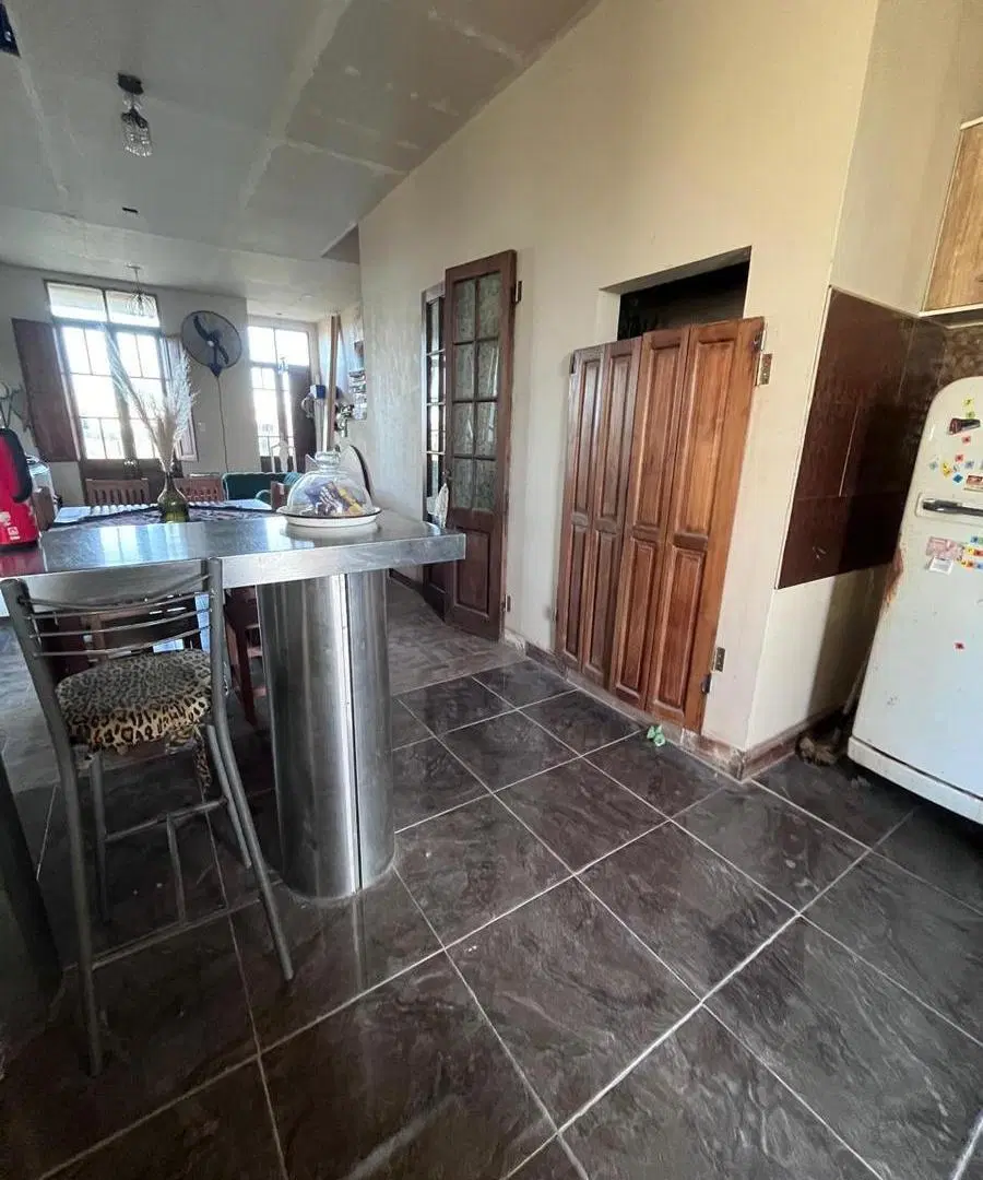 VENTA CASA 3 AMBIENTES ,  QUINCHO ,COCHERA Y PILETA  EN  DOMSELAAR CHICO FINANCIACION ! CONSULTAR 4