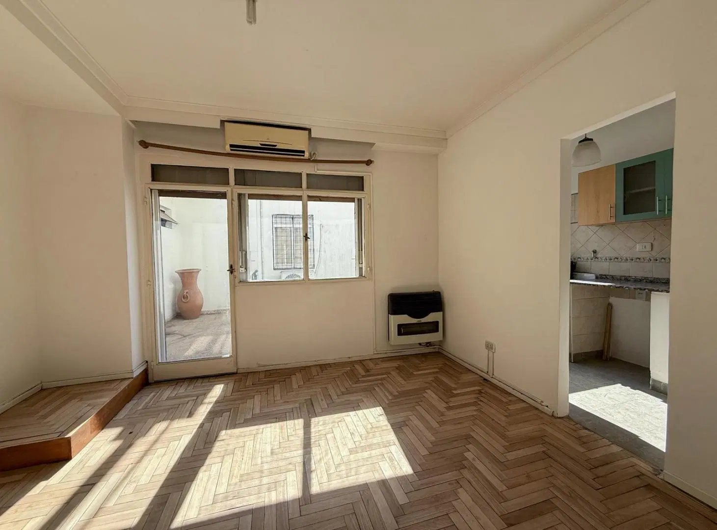 Departamento en venta 2 ambientes con balcon muy luminoso. PERMUTA 3