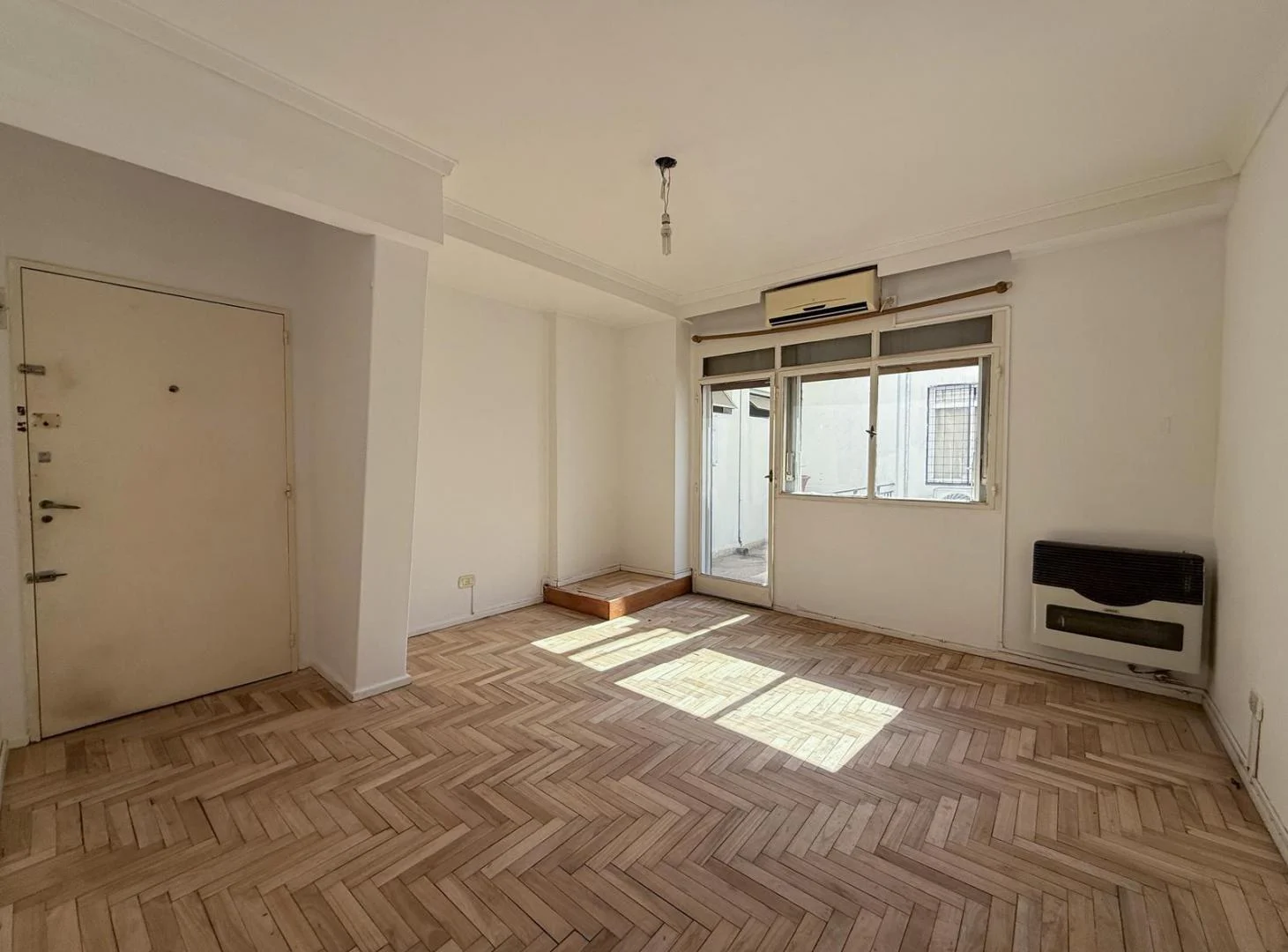 Departamento en venta 2 ambientes con balcon muy luminoso. PERMUTA