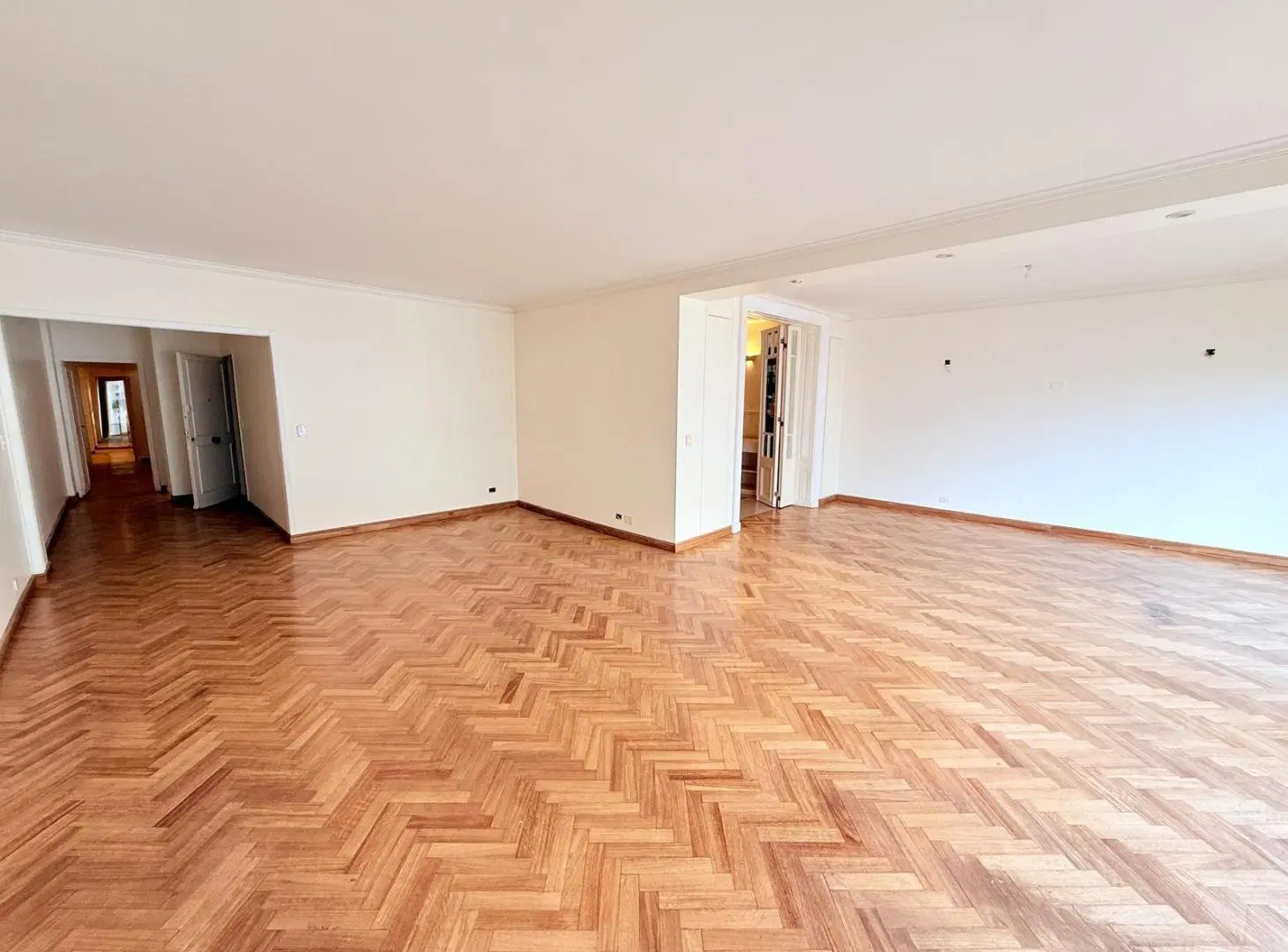 VENTA- PISO 4 AMB-DEP -TODO A NUEVO  -ESPACIO COCHERA- APTO CREDITO- RECOLETAA 4