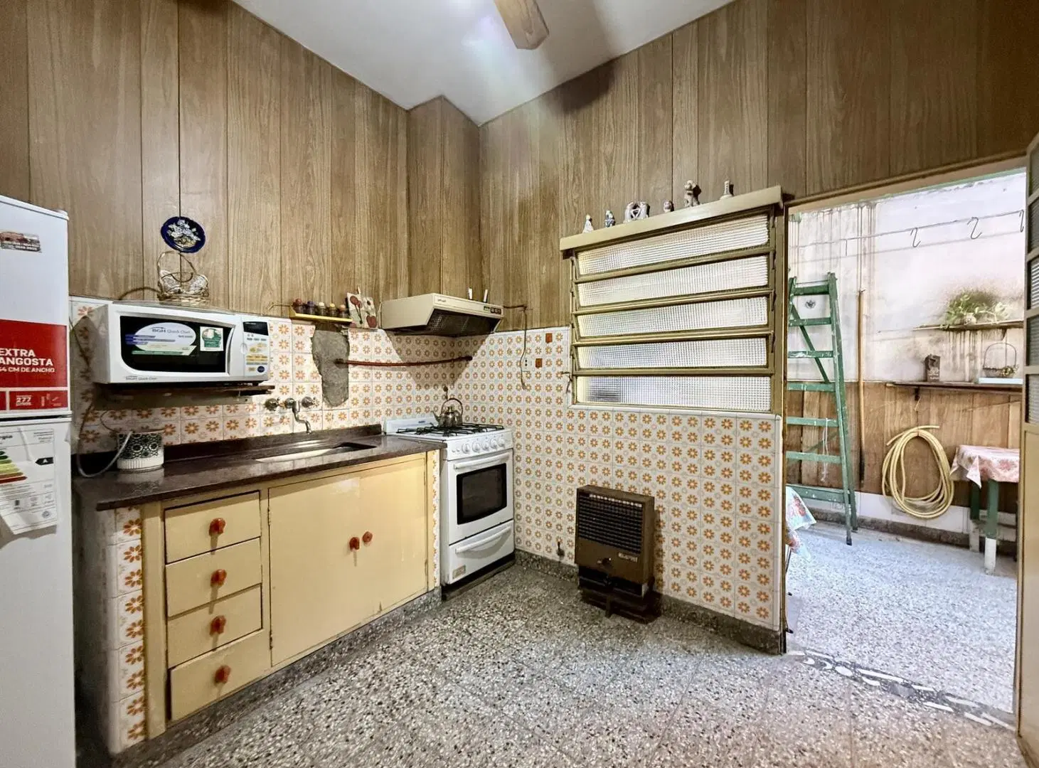 3 amb Ramos Mejia, living cocina 2 baños, cochera, jardin de invierno escritorio terraza permuta 4