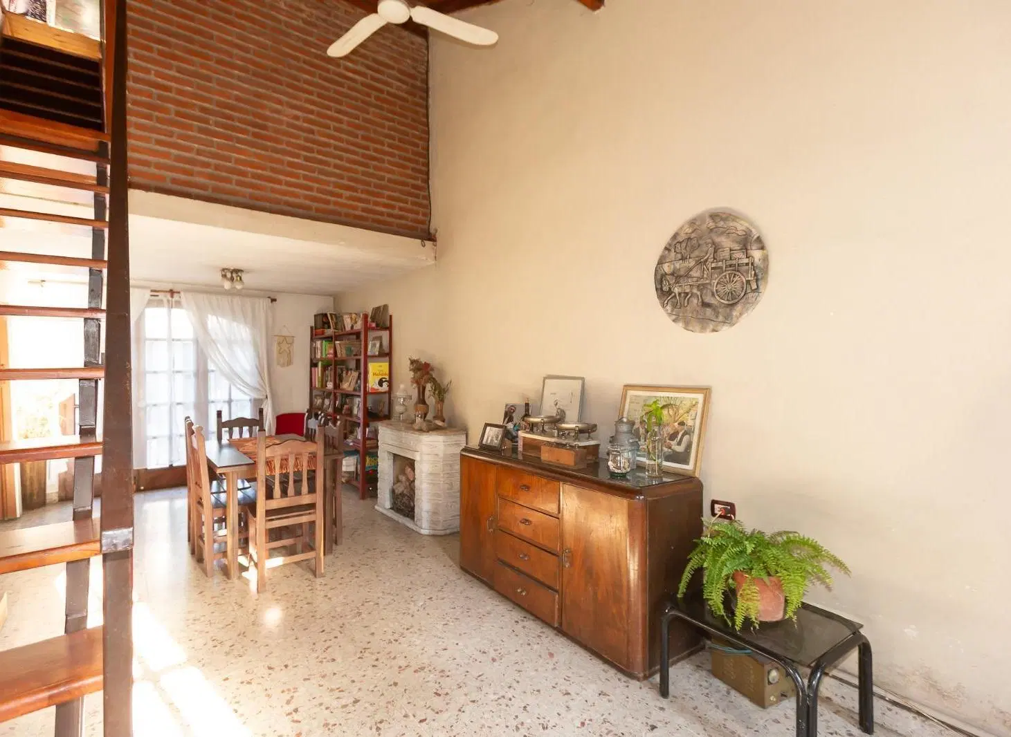Casa en Temperley, casa de 6 ambientes en temperley, apto crédito, jardín, patio, cochera 2