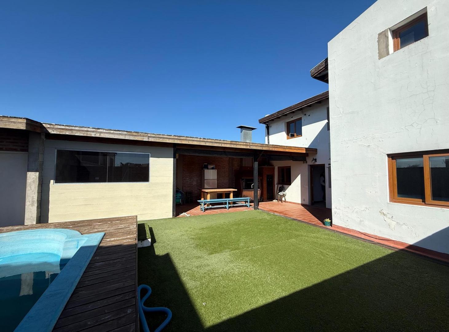 VENTA- PH- 5 AMBIENTES-PILETA-PARRILLA- GALERIA- CASA - 3 BAÑOS - CONSULTORIO