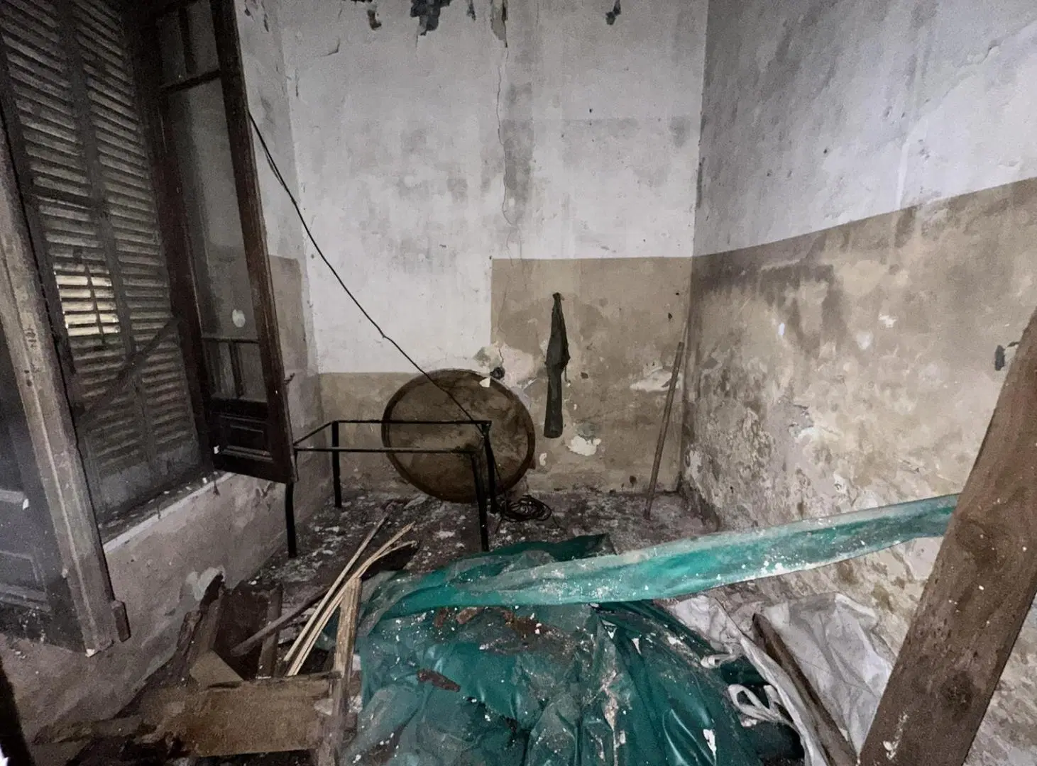 Venta - Casa a refaccionar con local comercial – Villa Santa Rita - Permuta 2