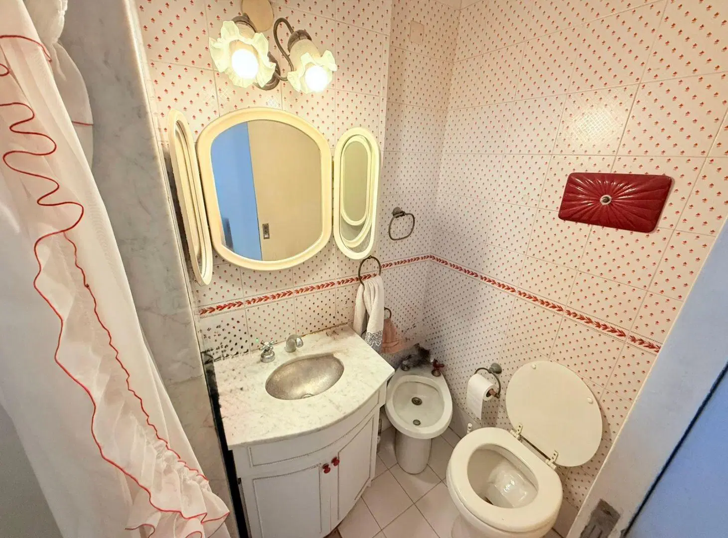 VENTA  SEMIPISO  5 AMB  C / DEP  - VISTA ABIERTA  -FRENTE-FLORES - PERMUTA 3