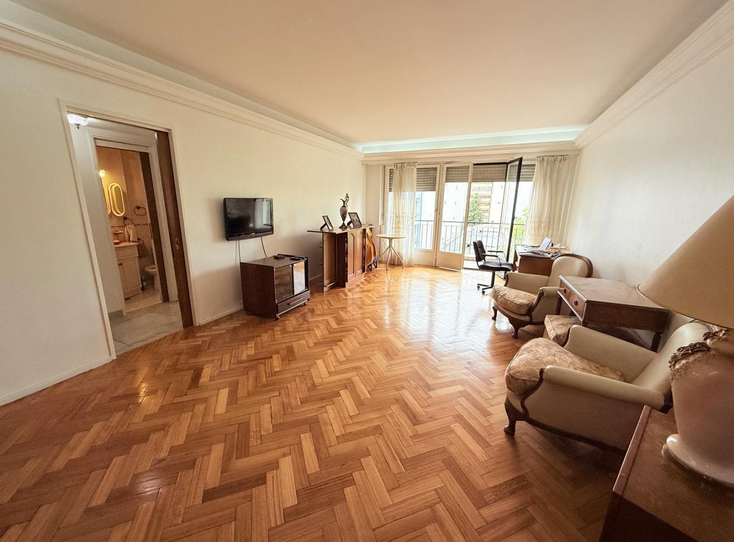 VENTA SEMIPISO 5 AMB C / DEP - VISTA ABIERTA -FRENTE-FLORES - PERMUTA