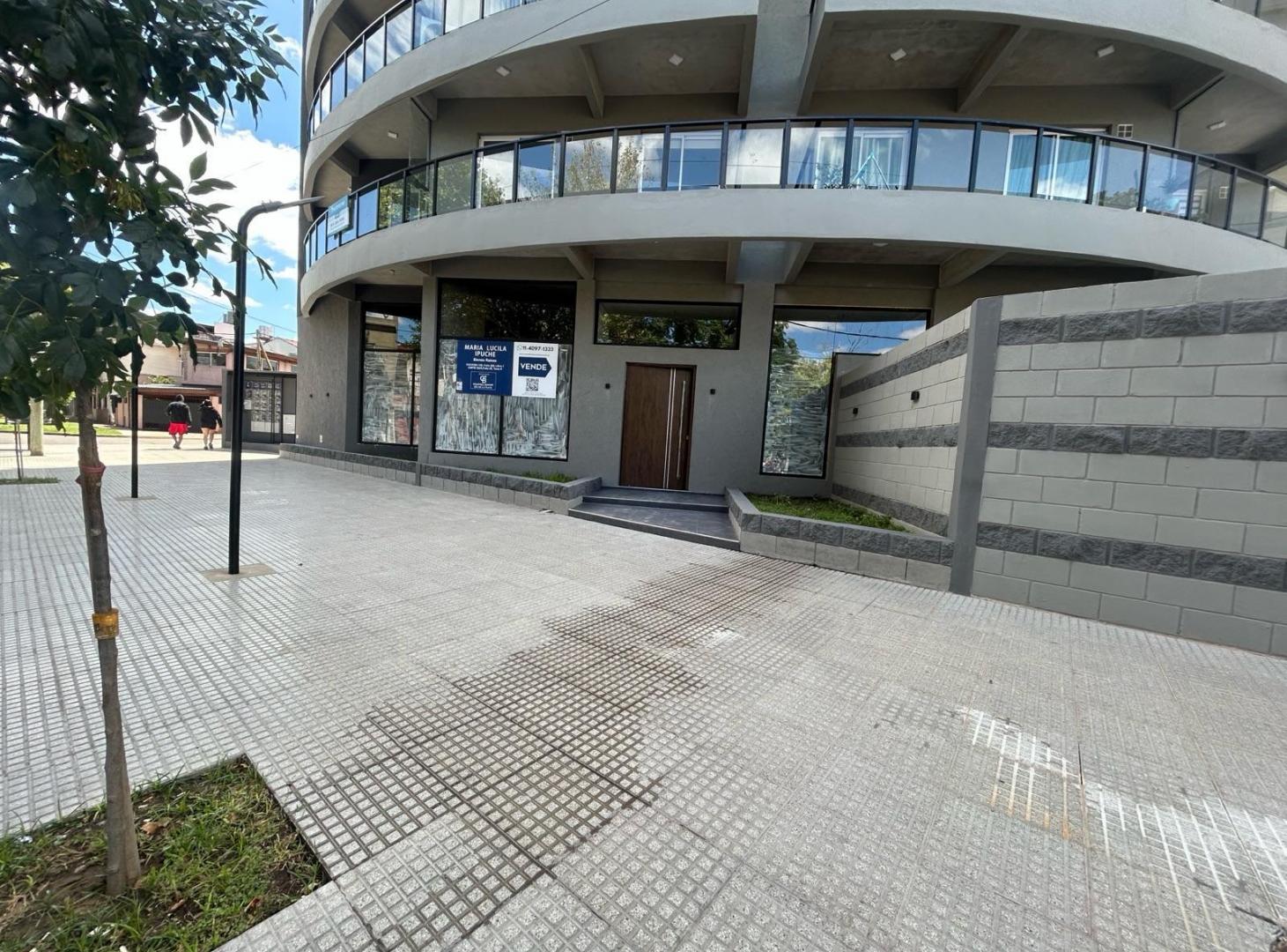 VENTA DE LOCAL COMERCIAL 120M2 - A ESTRENAR ! SANTOS LUGARES , CASEROS / PERMUTA !