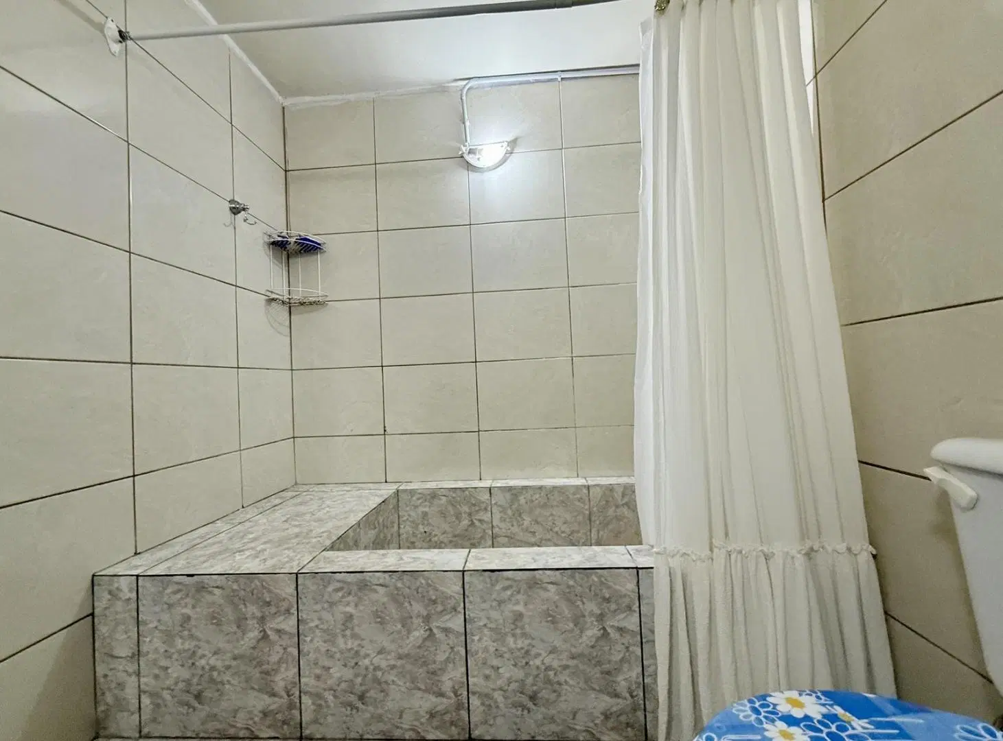 Casa en venta, Lote, 4 ambientes, Hurlingham, jardin, cochera, crédito, permuta 5