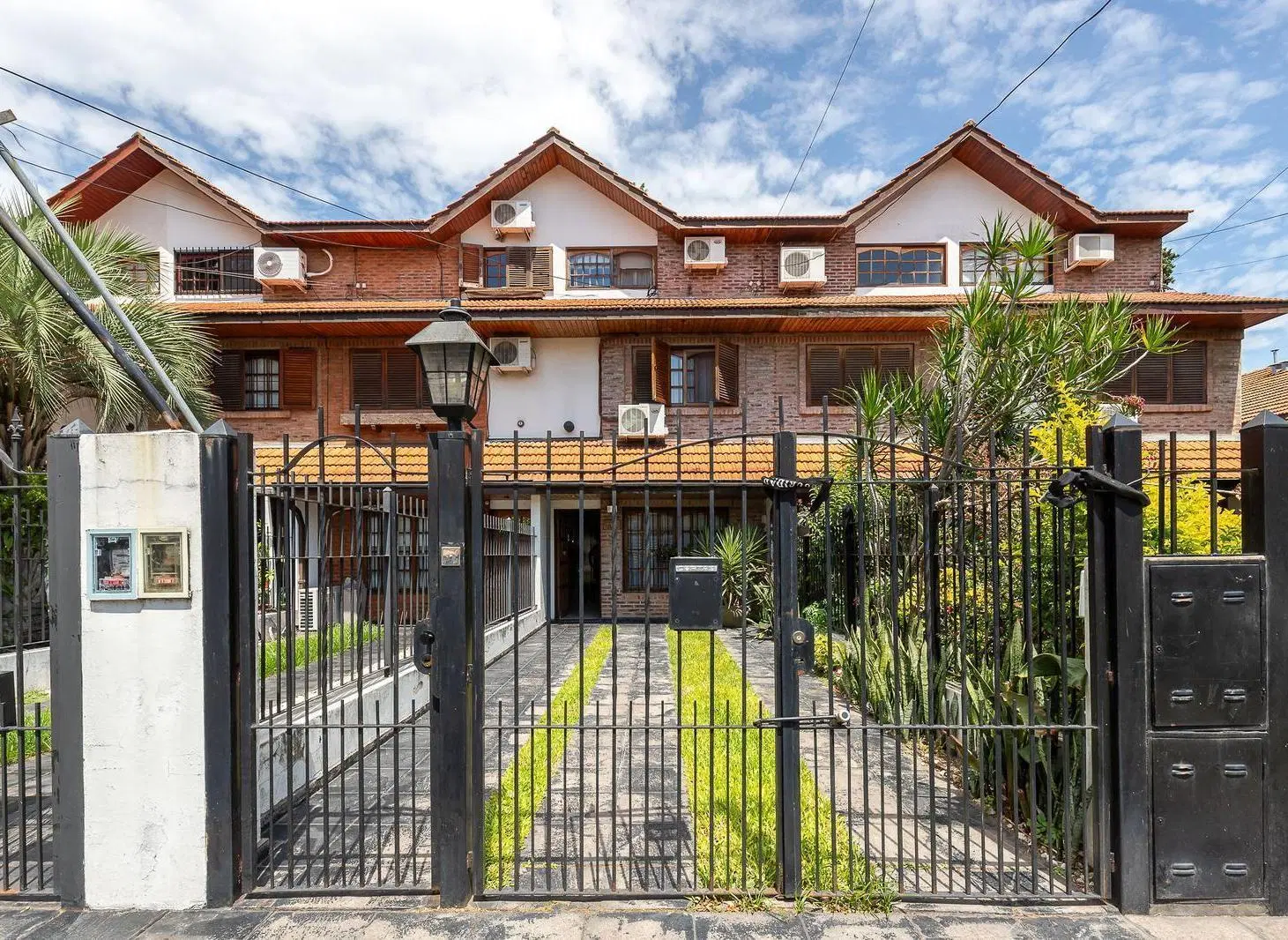 Venta casa 3 dormitorios y jardín APTO CREDITO - V. Adelina 5