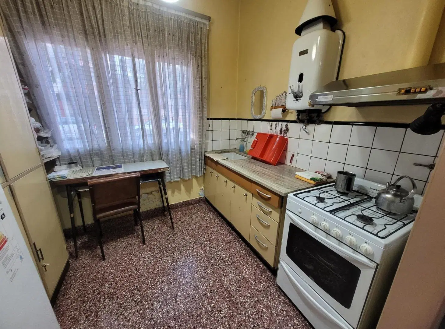 Casa en Parque Chacabuco en venta 3 ambientes con terraza y patio  PERMUTA 2