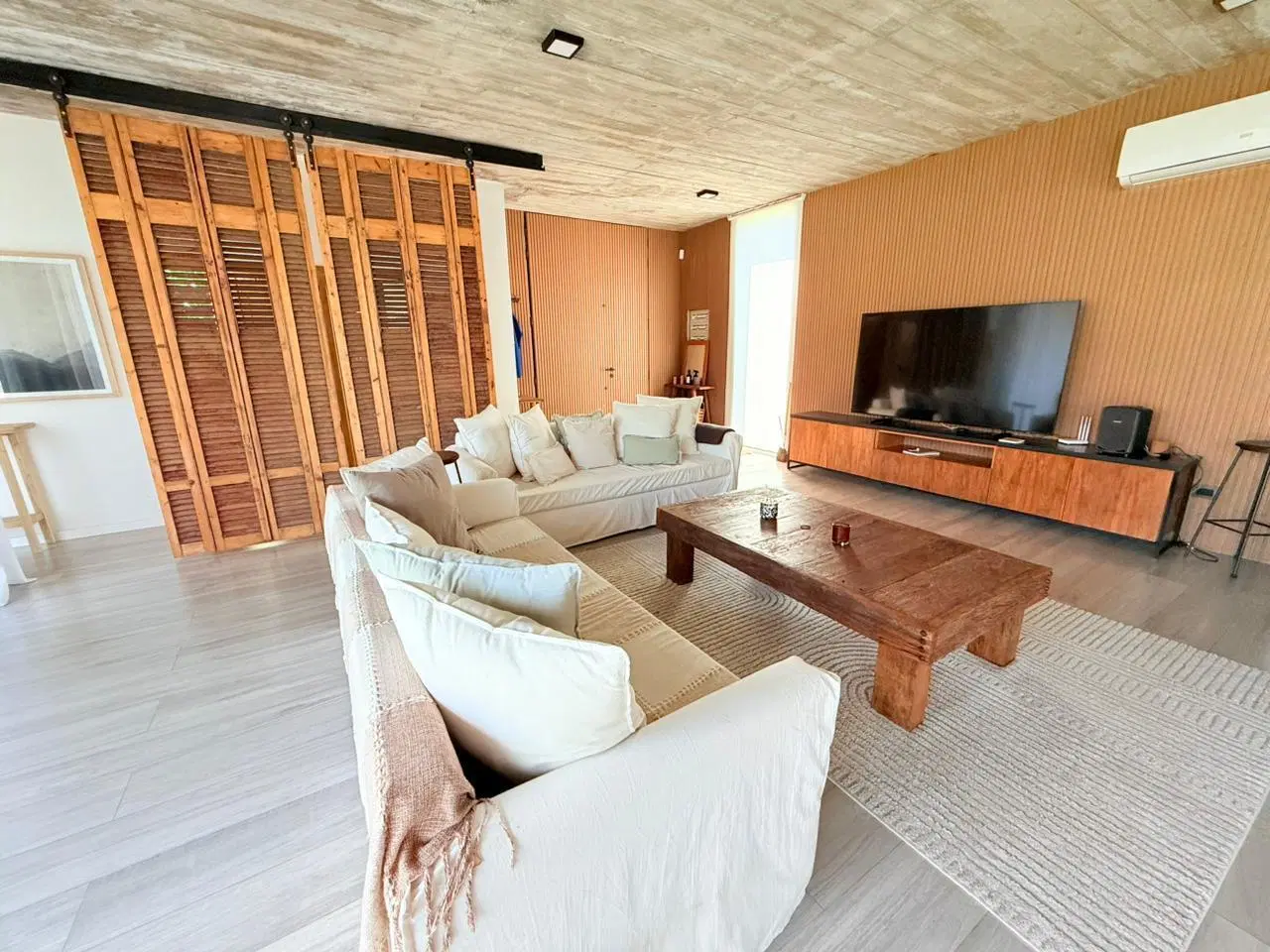 Venta Casa 3 ambientes con pileta, losa radiante, parrilla - Lote 1500m2 5
