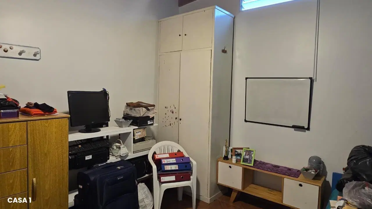 Casa en Lomas De Zamora, multifamiliar, 2 casas, jardin, quincho, fondo 5