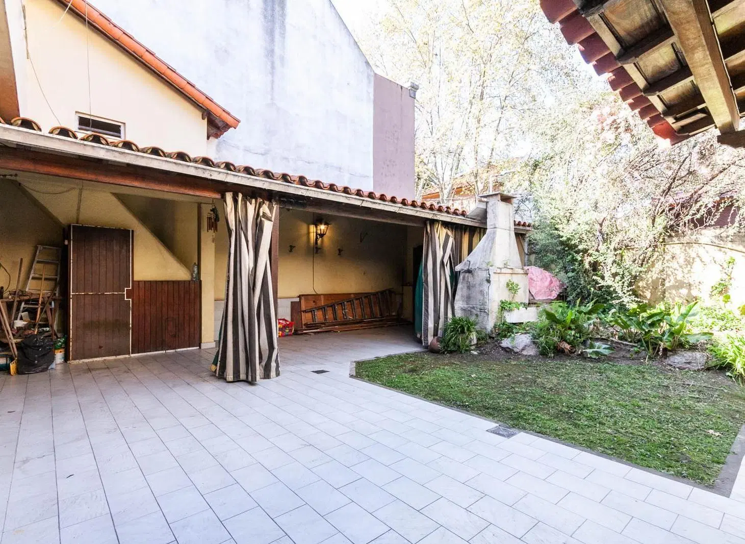 Casa en Banfield, lomas de zamora, 4 ambientes, terraza, galeria, quincho, cochera, jardin 4