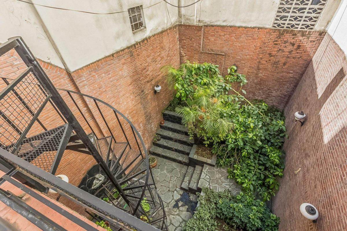Venta - Casa 5 amb en Almagro / Lote - Permuta