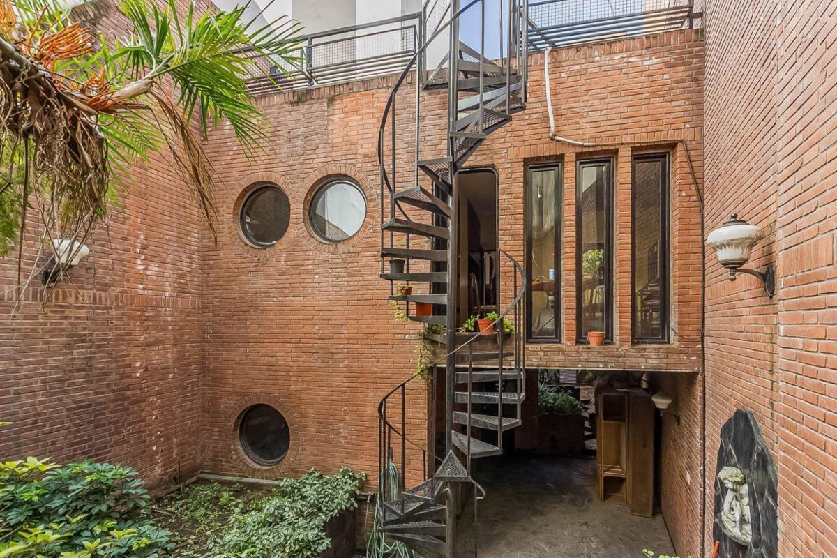 Venta - Casa 5 amb en Almagro / Lote - Permuta