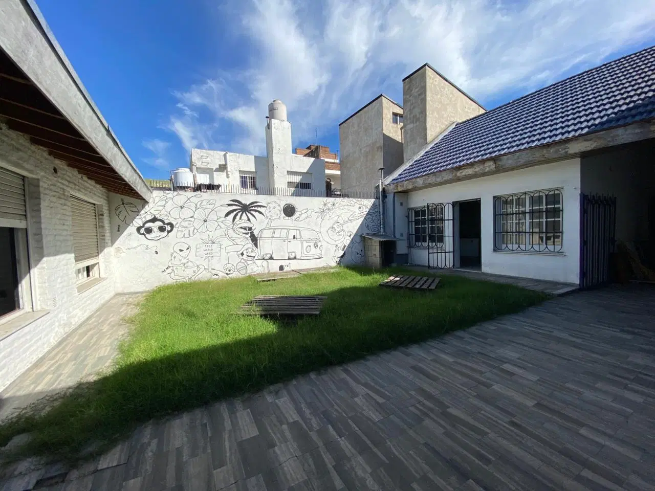 Casa en Lomas Del Mirador, multifamiliar, dos casas de 2 ambientes, patio, jardin, parrilla 4