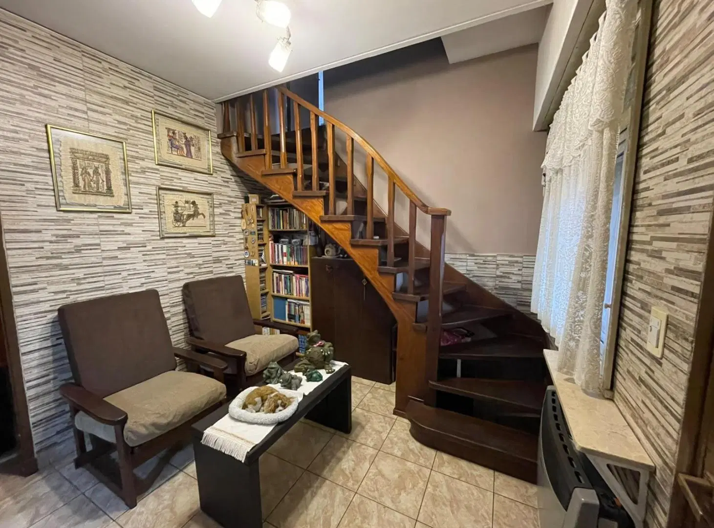 VENTA Casa 4 ambientes con Cochera Quincho y Patio con Pileta 4
