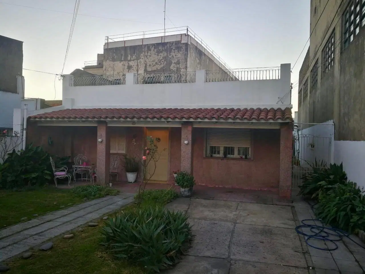 VENTA o permuta CASA Ciudadela 4 ambientes lote grande 3