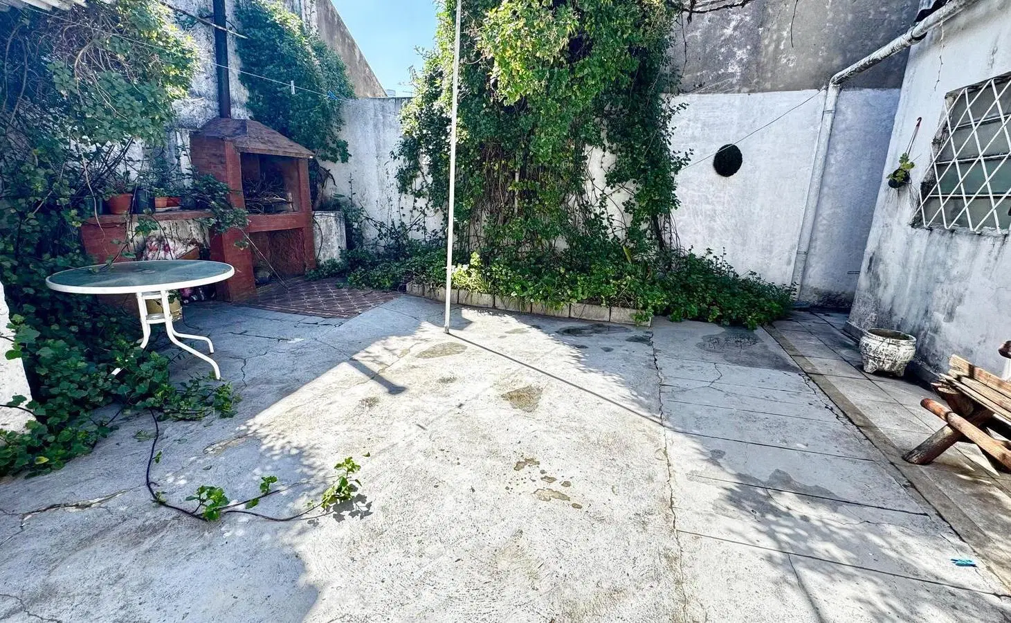VENTA o permuta CASA Ciudadela 4 ambientes lote grande 4